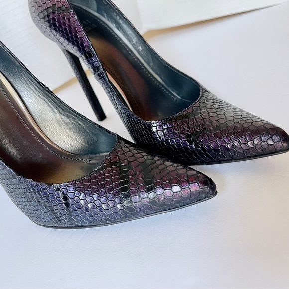 Stuart Weitzman Python Snakeskin Purple Metallic Pumps, size 7.5 FALL - Picture 11 of 15